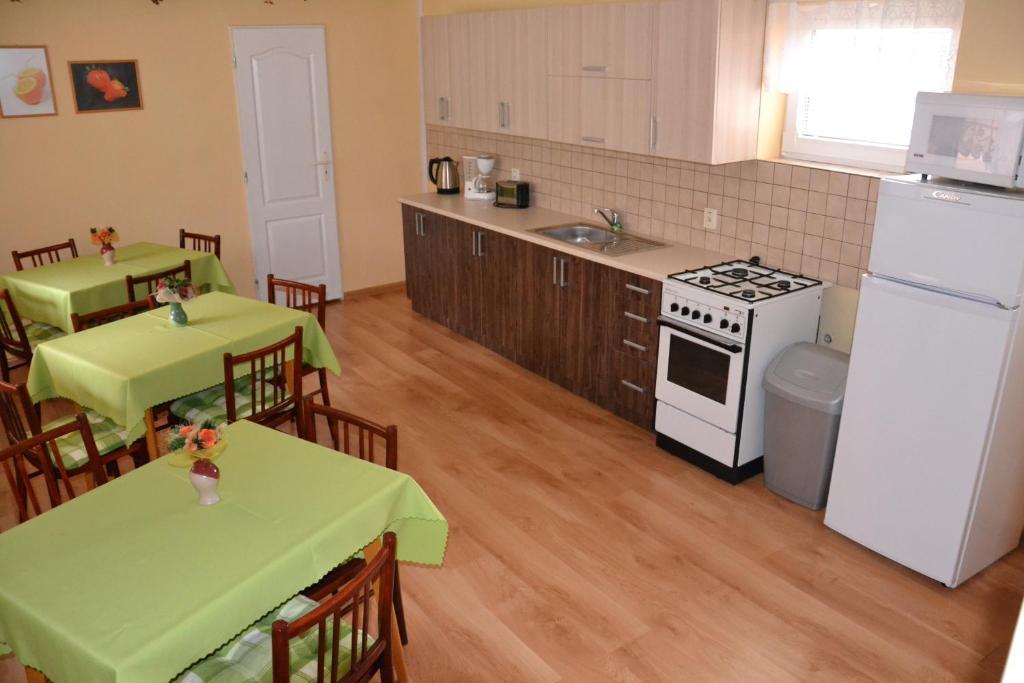 Penzion Chalupka Strba Bagian luar foto